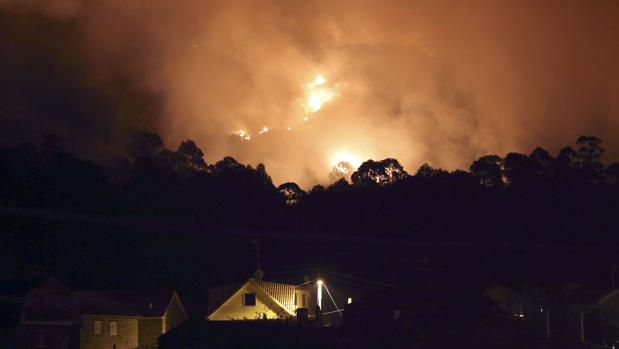 Controlados los incendios en Gondomar y Verín tras arrasar con 80 hectáreas