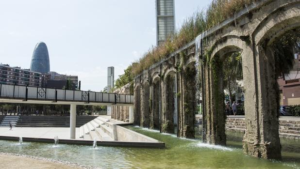 El parque del Clot, entre las Glories, la Gran Via y la Meridiana