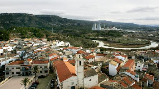 Imagen de una vista general de la población de Cofrentes