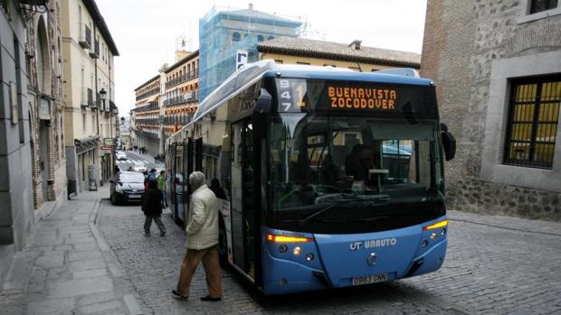 El Ayuntamiento ahorrará casi 20 millones de euros durante los próximos diez años con los autobuses