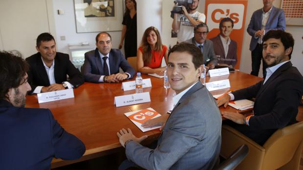 Albert Rivera junto a Sergio del Campo y Toni Roldán