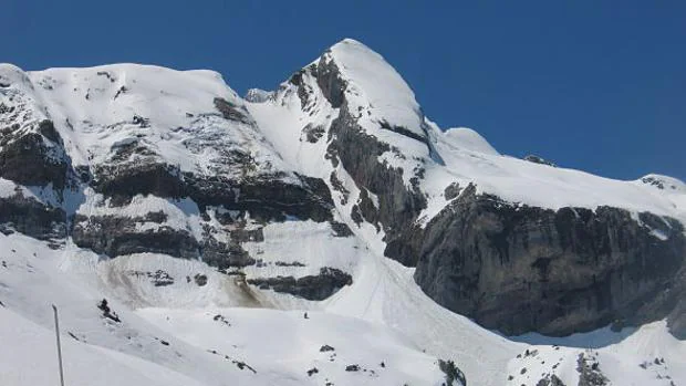 Cumbres de la Zapatilla de Candanchú (Pirineo oscense), zona en la que se encontraban los artefactos