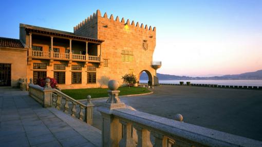 Terraza del Parador con vistas al mar