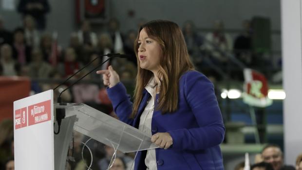 Verónica Pérez, mano derecha de Susana Díaz, se haría cargo del PSOE
