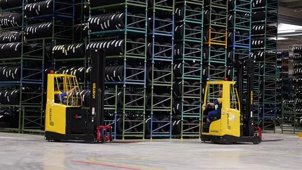 El nuevo almacén de Illescas manejará un volumen de negocio de 600.000 neumáticos al mes
