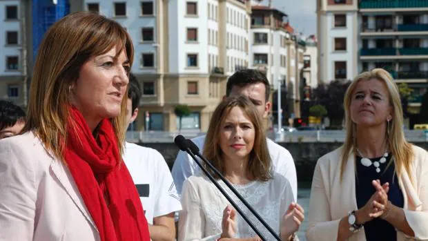 El número de mujeres en el Parlamento vasco supera por primera vez en su historia al de hombres