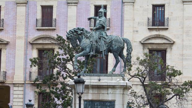 Imagen de la estatua de Jaume I en Valencia