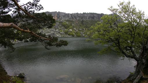 La Laguna Negra es uno de los escenarios que se recopilan en «La tierra de Alvargonzález»