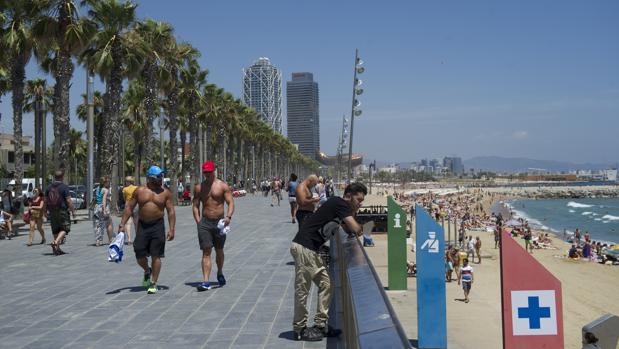 Barcelona sólo recibe la tercera parte del impuesto de los turistas que duermen en la ciudad