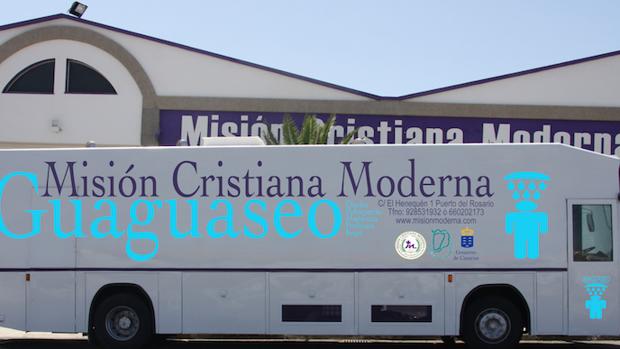 Guagaseo, el primer bus con baño para personas sin recursos en España