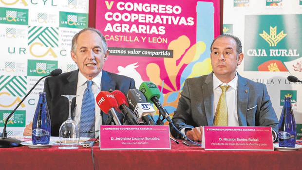 El gerente de Urcacyl y el presidente de las Cajas Rurales de Castilla y León, ayer en León