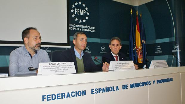 César Sánchez, inaguurando el evento nacional de la federación FEMP
