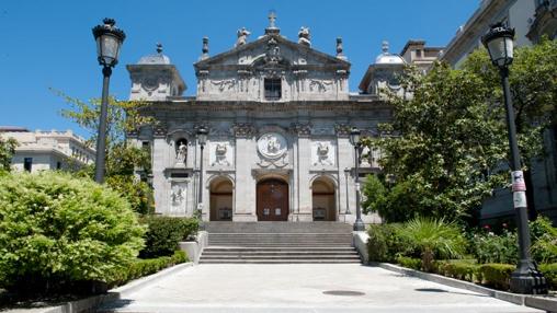 Fachada de la iglesia de Santa Bárbara