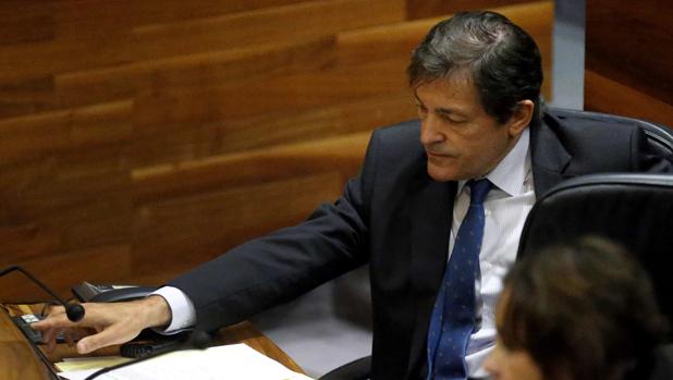 Javier Fernández, este viernes en el Parlamento de Asturias
