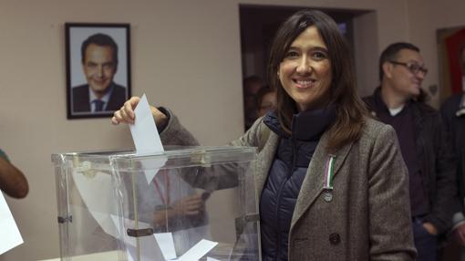 Núria Parlon, viceprimera secretaria del PSC ha votado en Santa Coloma de Gramenet