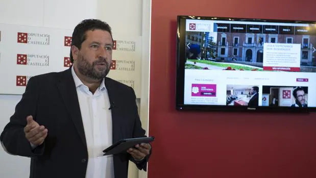 Javier Moliner, presidente de la Diputación de Castellón, en la presentación de la nueva web