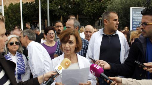 Lectura del comunicado lpor a presidenta de la Junta de Personal del Área 1 de Toledo, Pilar López