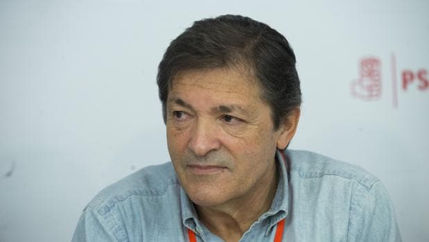 Javier Fernández: «Espero que el PSC asuma los resultados de la votación»