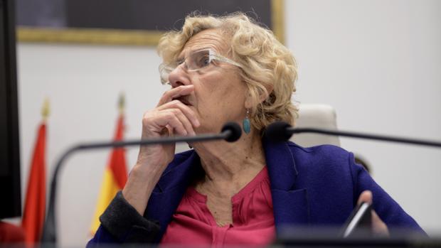 Carmena, desde el hospital: «Veía borroso y los médicos decidieron hacerme pruebas»