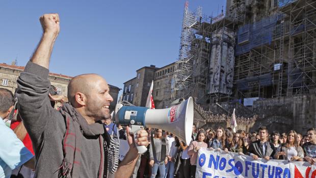Villares justifica el chófer por su papel como líder de En Marea