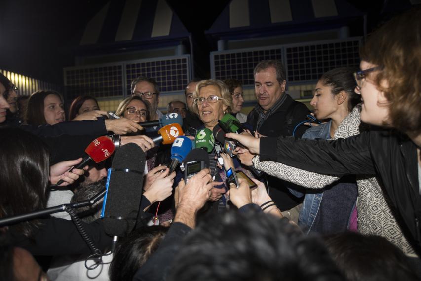 La alcaldesa Manuela Carmena, a la salida del CIE de Aluche, ofreció unas declaraciones a los medios