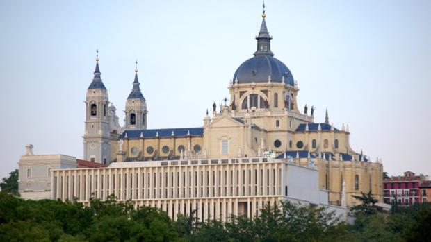 Vista general de la Catedral de la Almudena