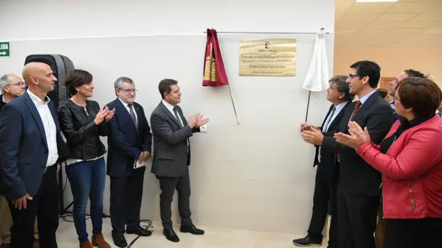 El presidente de Castilla-La Mancha durante la inauguración del nuevo colegio