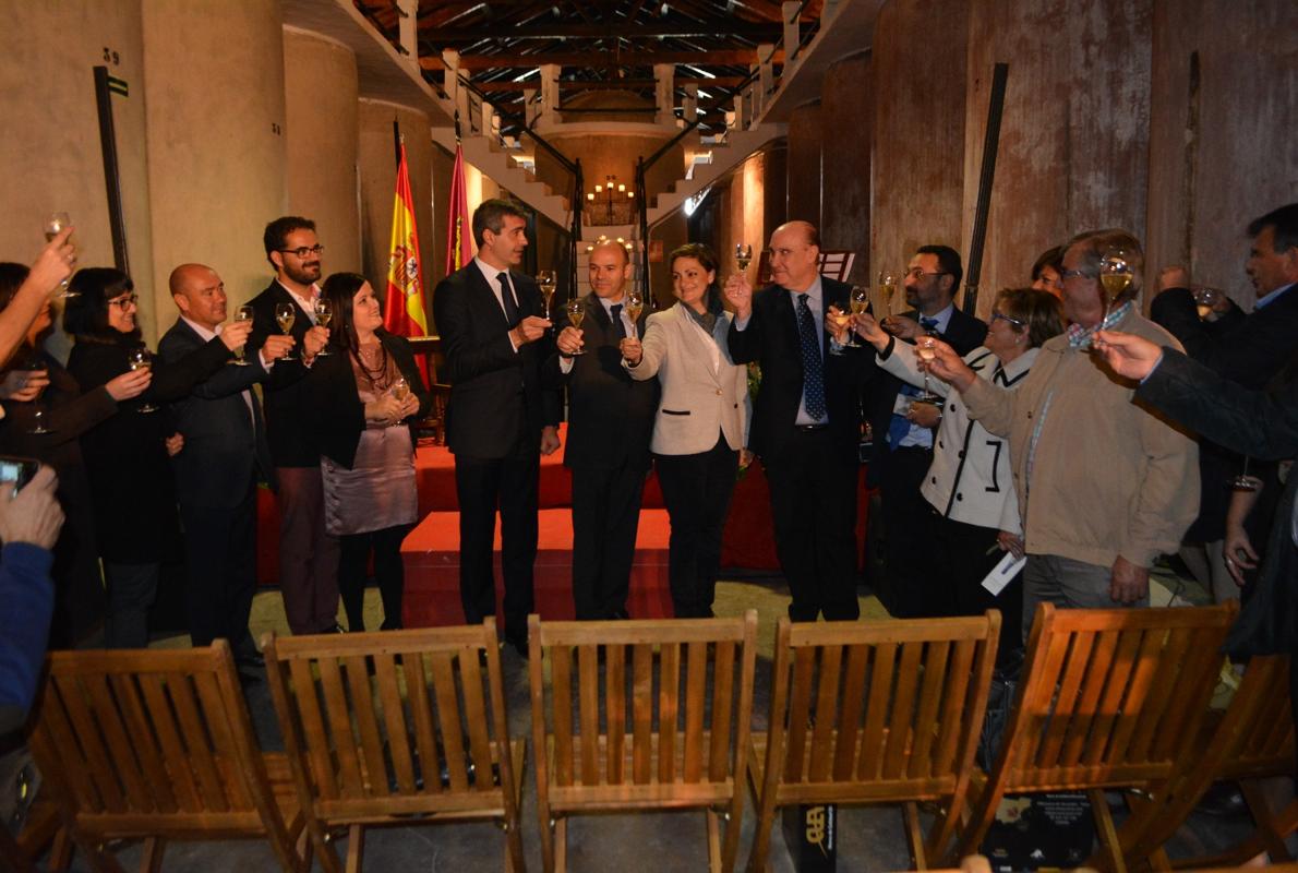 Brindis por los premiados