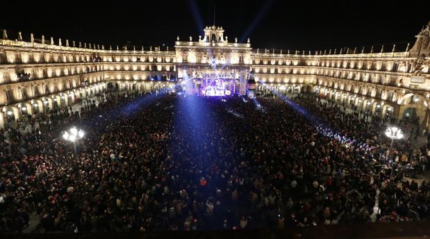 La Plaza Mayor de Salamanca durante la celebración de la Nochevieja Universitaria en una imagen de archivo