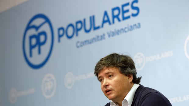 Imagen de Luis Santamaría tomada en la sede del PP