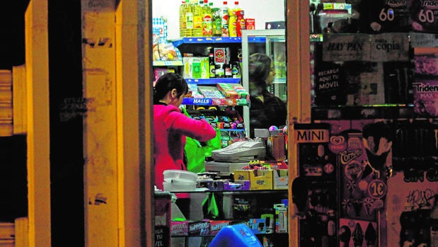 ¿Dónde compran el alcohol los menores?