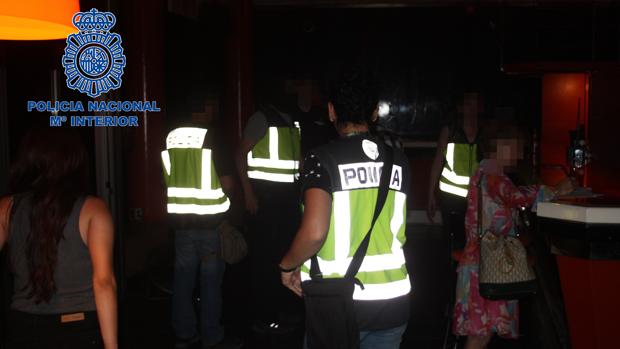 La Policía desarticula un grupo que captaba menores en Facebook para su explotación sexual