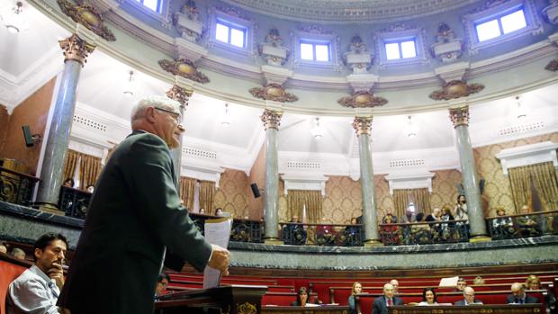 El alcalde de Valencia, Joan Ribó, durante el debate de Presupuestos