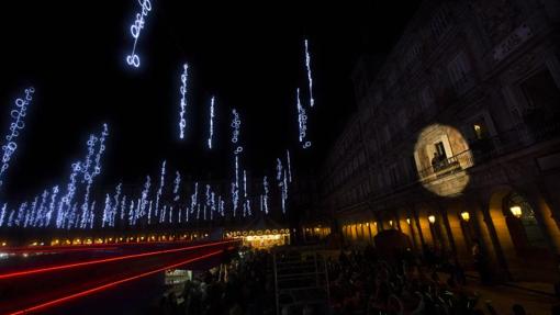 Las luces de Navidad se encenderán el jueves con un espectáculo sobre el IV centenario de Plaza Mayor