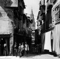 En esta novela, Galdós dio un protagonismo singular a la ciudad de Toledo y sus gentes. En la imagen, calle del Comercio a principios del siglo XX (Colección Antonio Pareja)