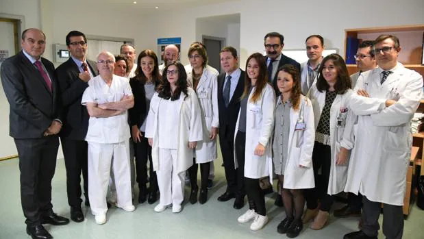 El presidente Page, en su visita al hospital de Ciudad Real