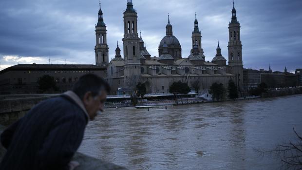 El Ebro, a su paso por Zaragoza capital