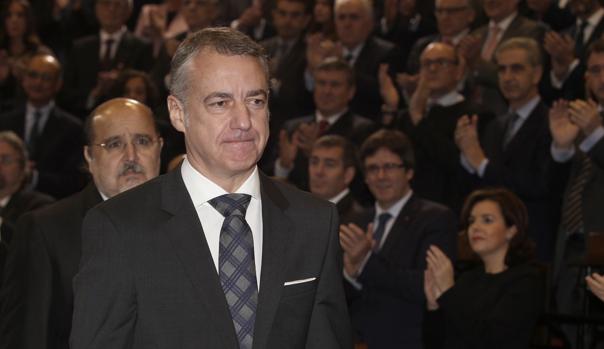 Urkullu promete «cumplir con la Ley» en la jura del cargo como lendakari