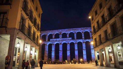 Acueducto de Segovia por la noche