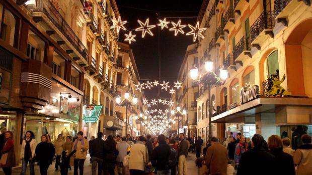 Imagen de archivo de la zaragozana calle Alfonso, en la que se ha producido el accidente