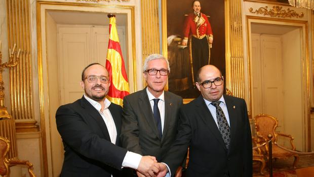 El PP propone un pacto con PSC y C's para que el nacionalismo deje el Govern