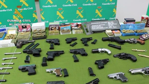 Cae una red dedicada a la adquisición y venta de armas de fuego por internet