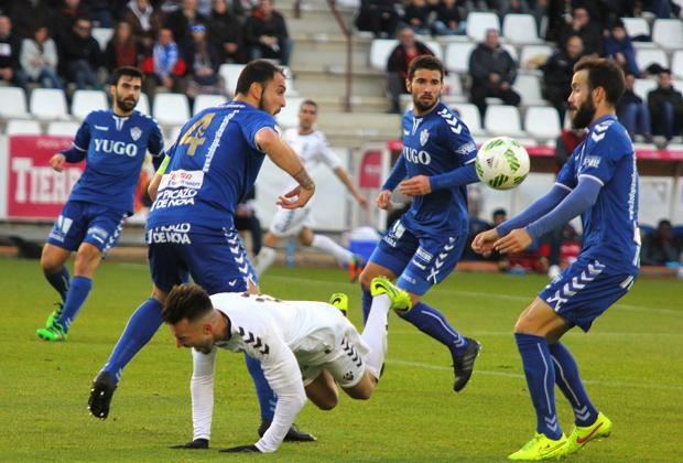 Josan cae ante la presencia de cuatro jugadores del Yugo Socuéllamos