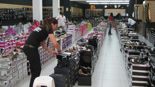 Las ventas de calzado en grandes almacenes se concentra especialmente en los fines de semana