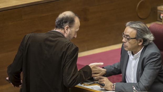 Alexis Marí y Manolo Mata, en las Cortes