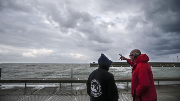 Imagen tomada este sábado desde el espigón del Puerto de Valencia