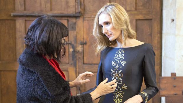 Reaparece el vestido de Fely Campo sustraído el pasado martes en la Casa de las Conchas de Salamanca