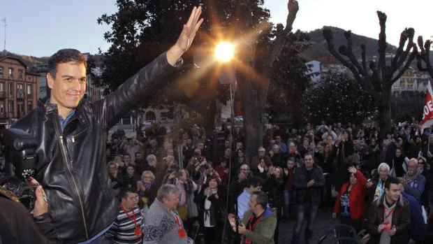 Pedro Sánchez el pasado 10 de diciembre en El Entrego (Asturias), durante su último acto con militantes