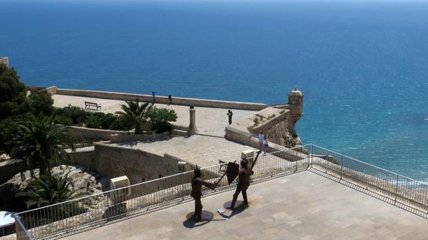 Vista tomada desde el Castillo de Santa Bárbara de Alicante