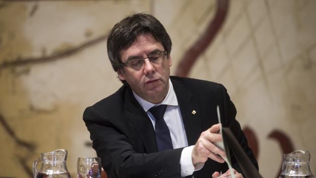 Puigdemont asegura que para declarar la independencia basta con la mitad más uno de los votos